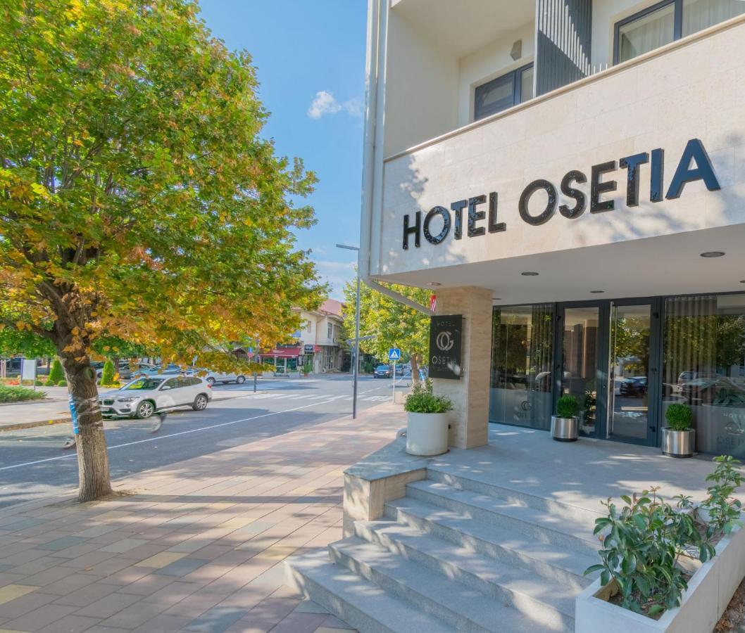Hotel Osetia Garden Momchilgrad Eksteriør bilde