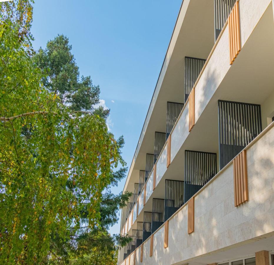 Hotel Osetia Garden Momchilgrad Eksteriør bilde